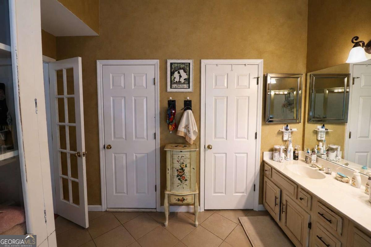 404 Bridle Path Property Photo 19