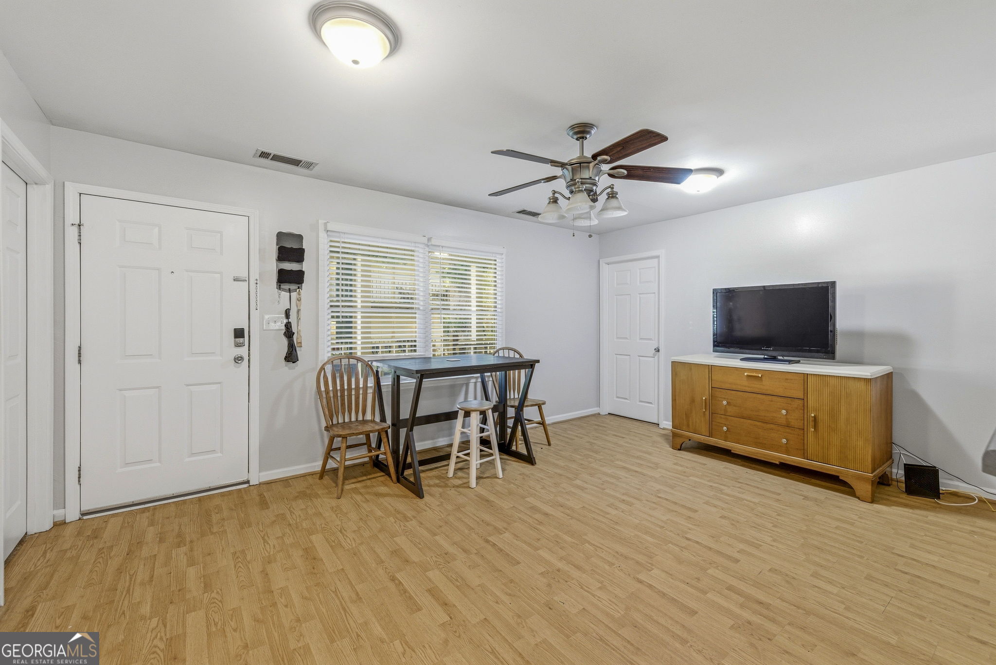 205 Pineview Drive # A Property Photo 7