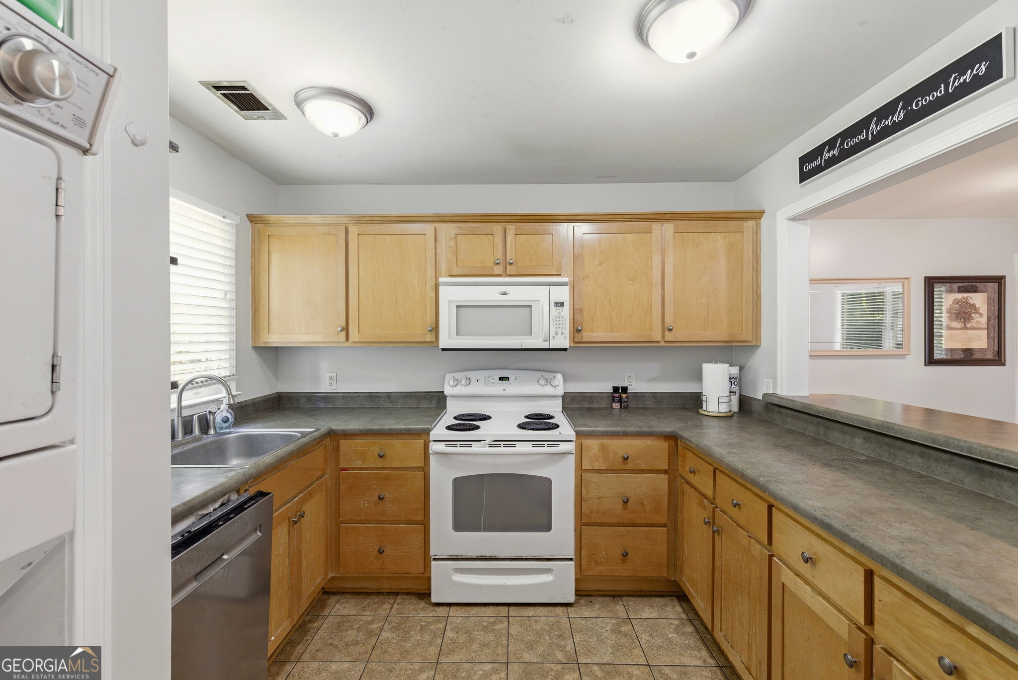205 Pineview Drive # A Property Photo 9