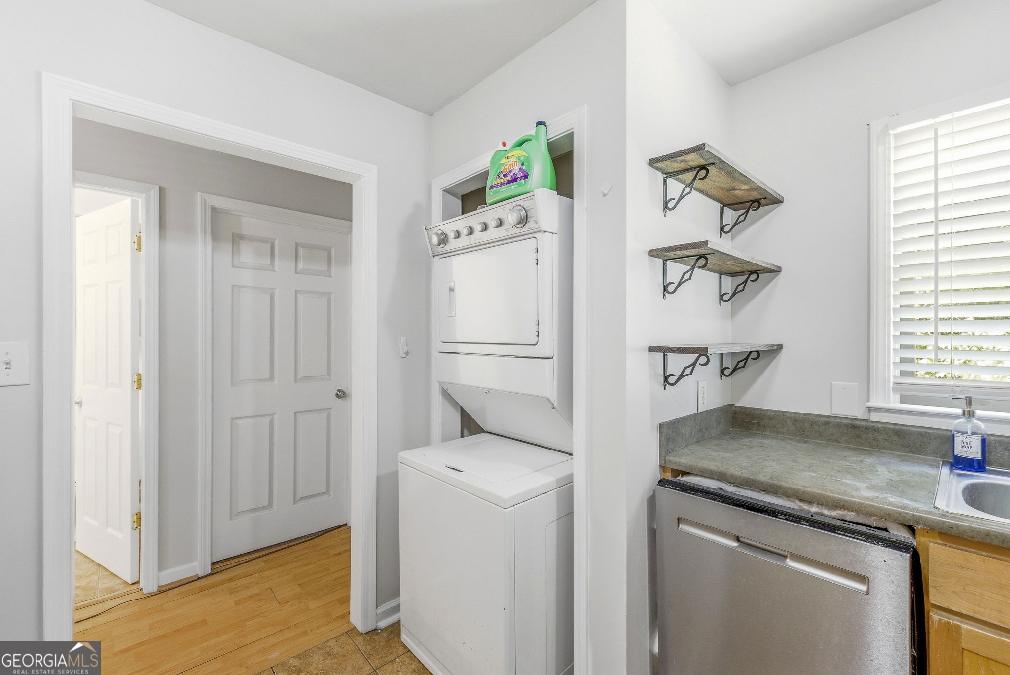 205 Pineview Drive # A Property Photo 12