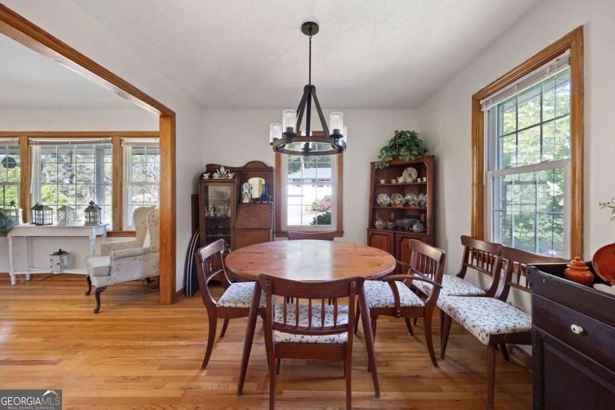 3366 Woodview Drive Se Property Photo 9