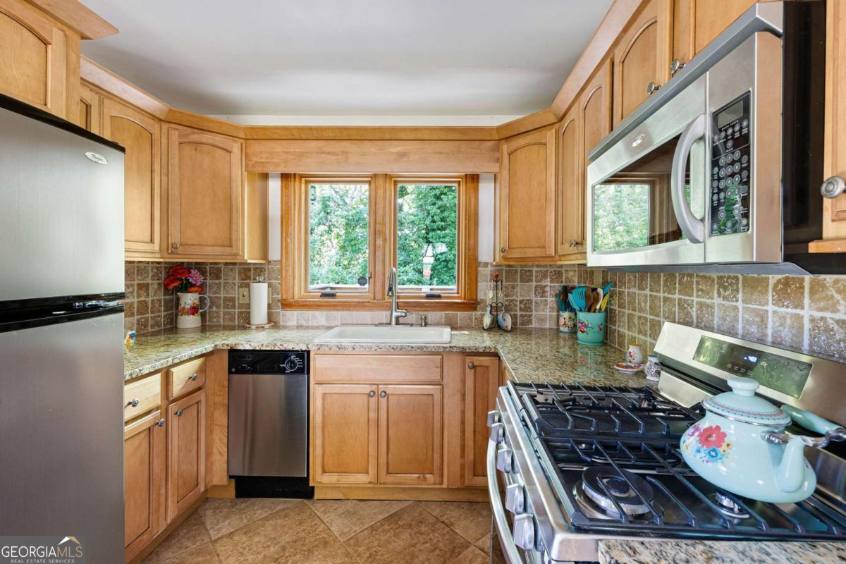 3366 Woodview Drive Se Property Photo 12
