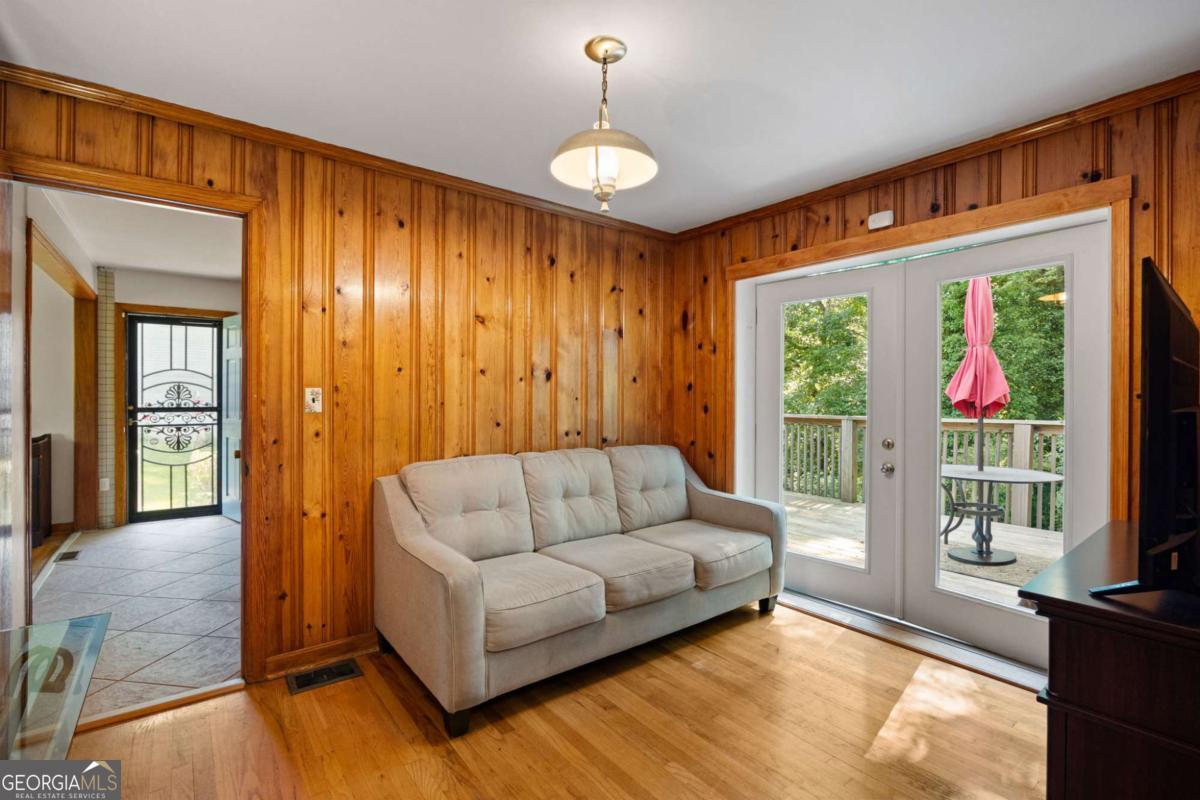 3366 Woodview Drive Se Property Photo 13