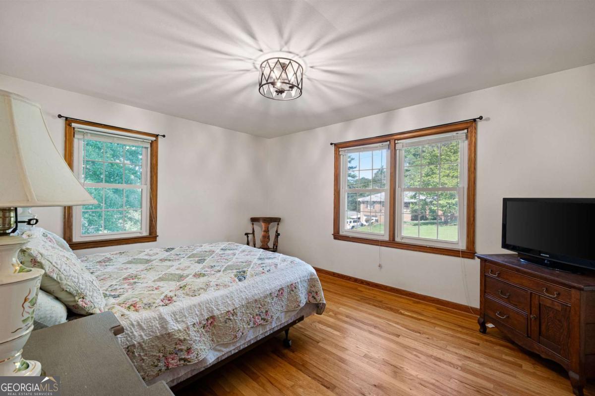3366 Woodview Drive Se Property Photo 17
