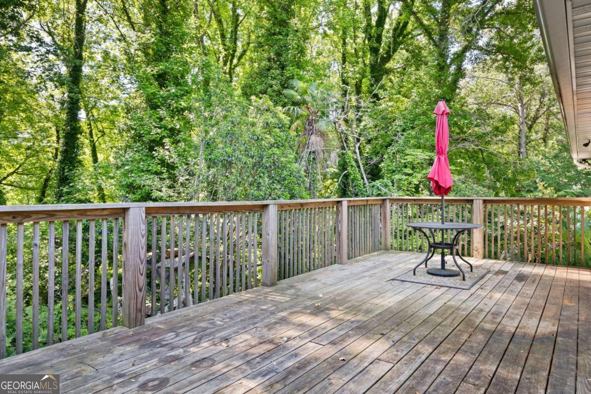 3366 Woodview Drive Se Property Photo 20