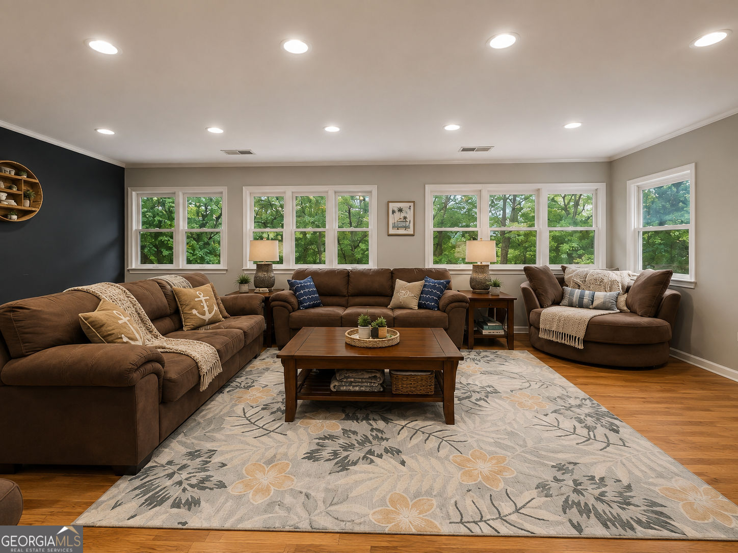 238 Shore Drive Property Photo 5