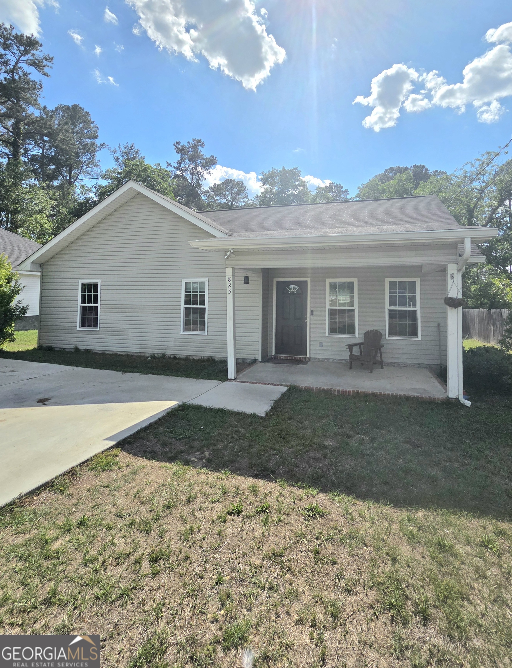 823 N Main Street Property Photo 1