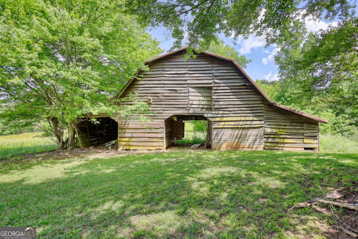 2643 Macedonia Road Property Photo 9