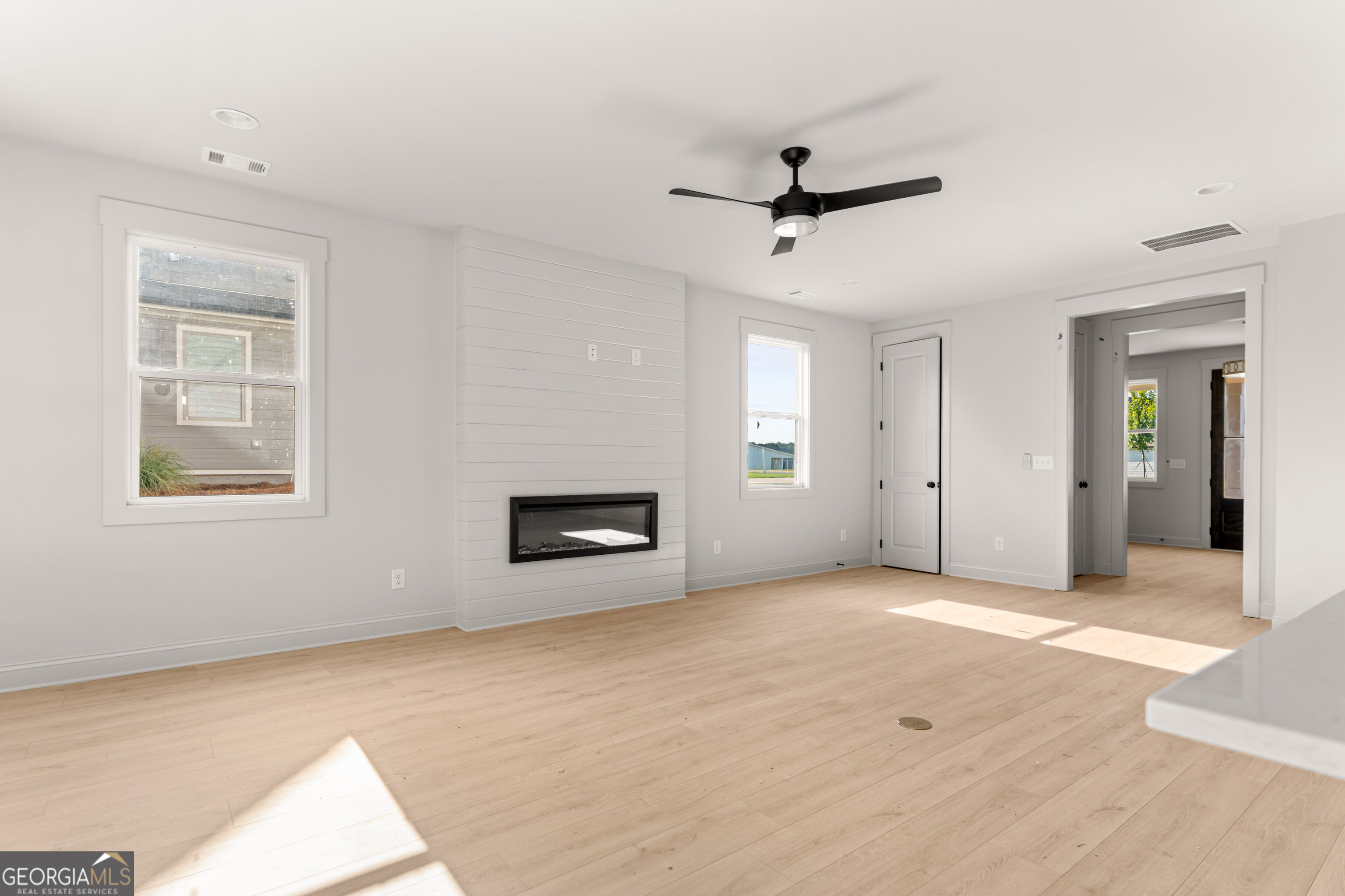 1111 Madison Hills Drive Property Photo 16