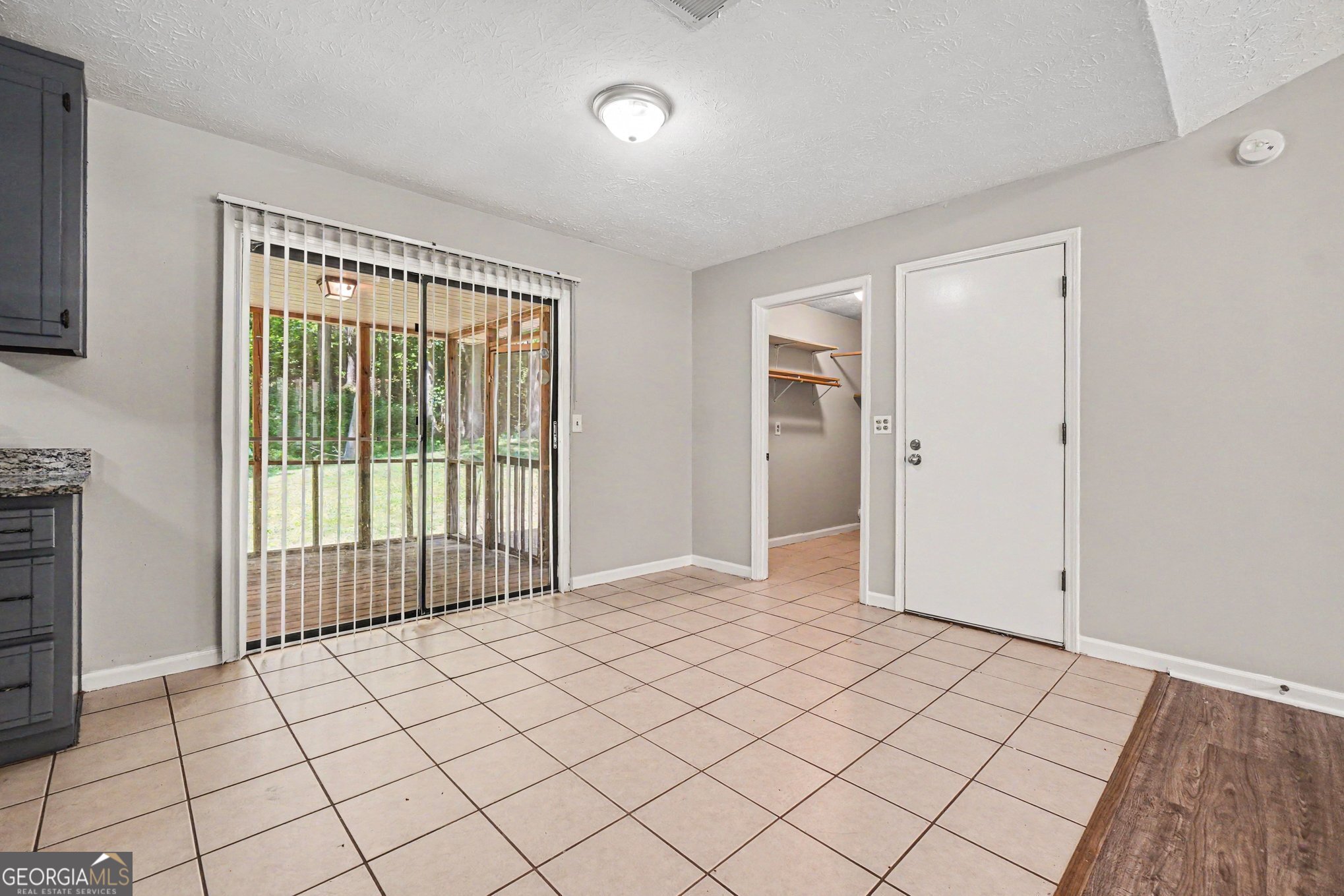3874 Paul Street Property Photo 5