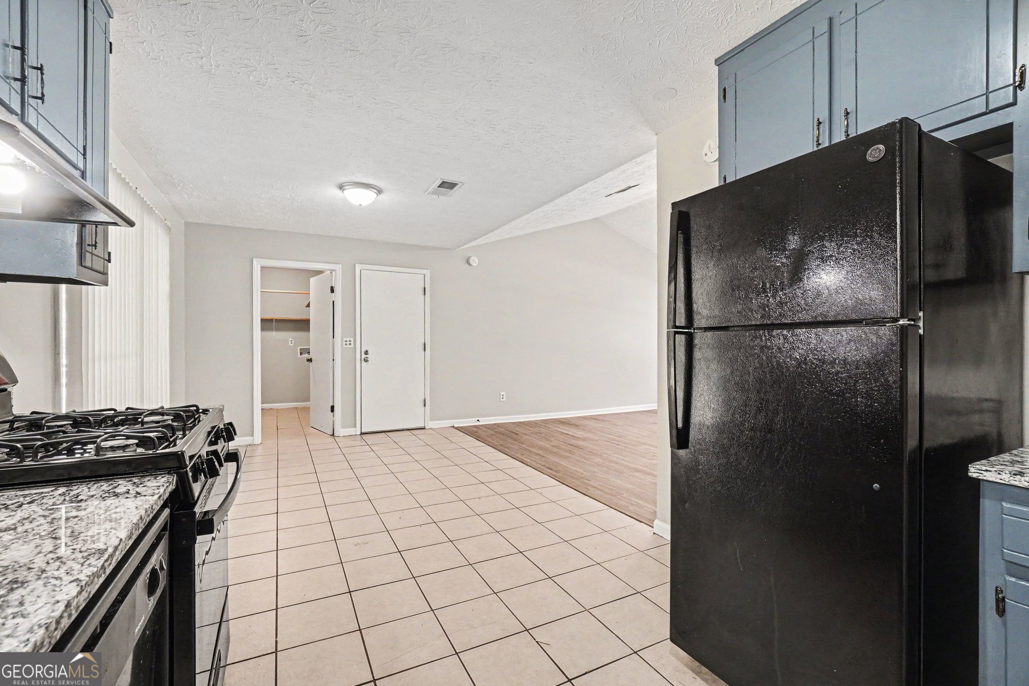 3874 Paul Street Property Photo 7