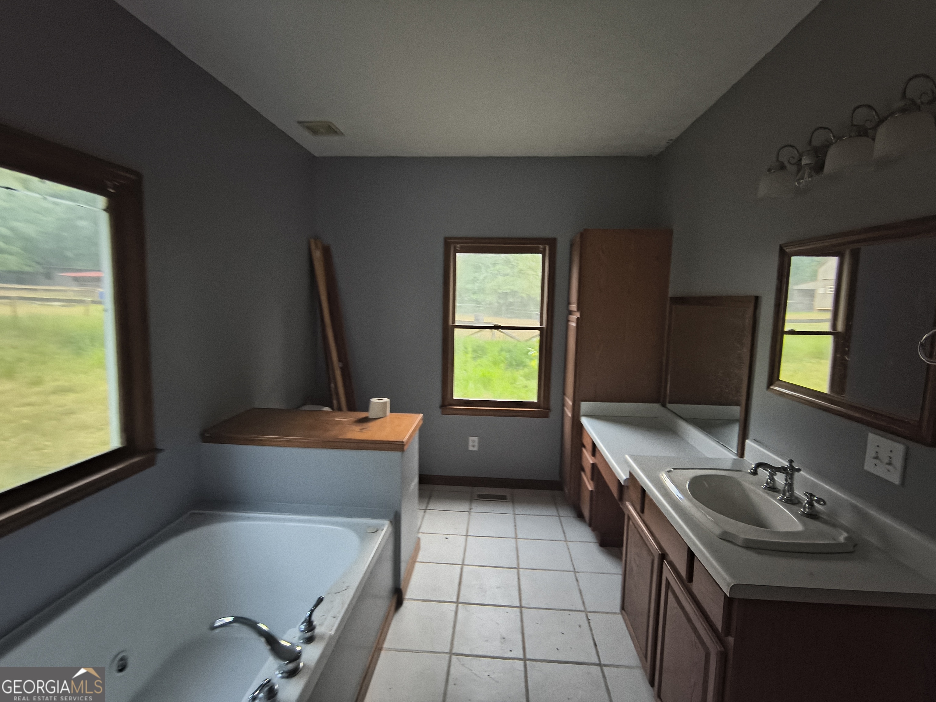 8350 Rock Eagle Road Property Photo 12