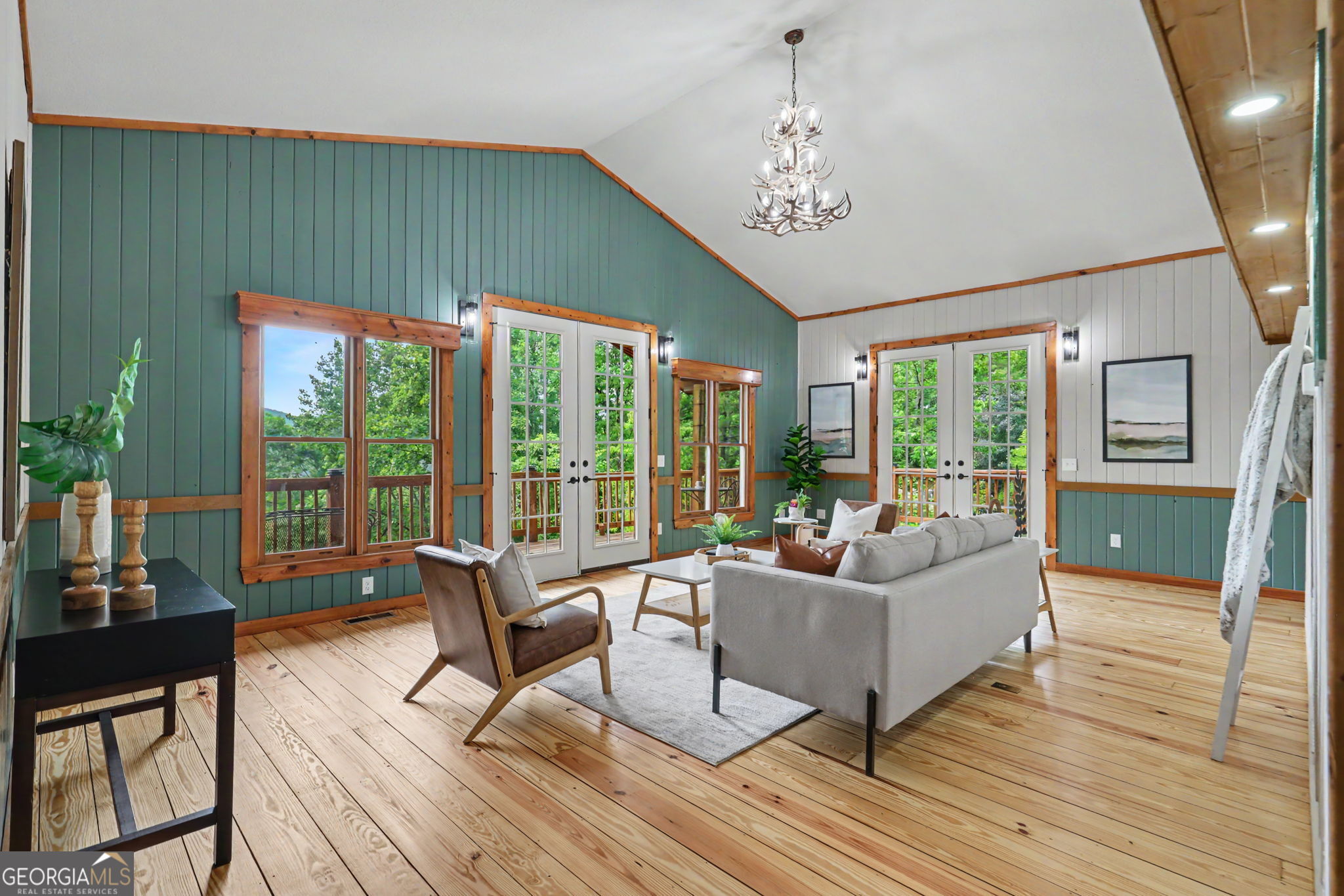1085 Sky High Drive Property Photo 14