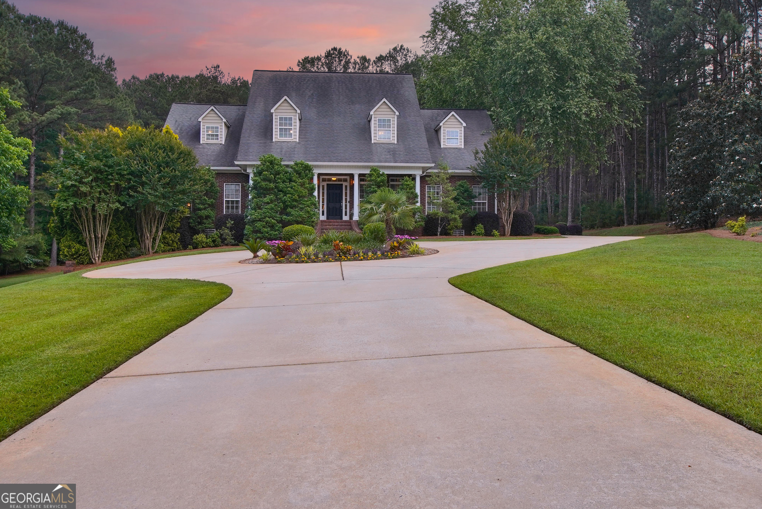 380 Peachbelt Road Property Photo 1