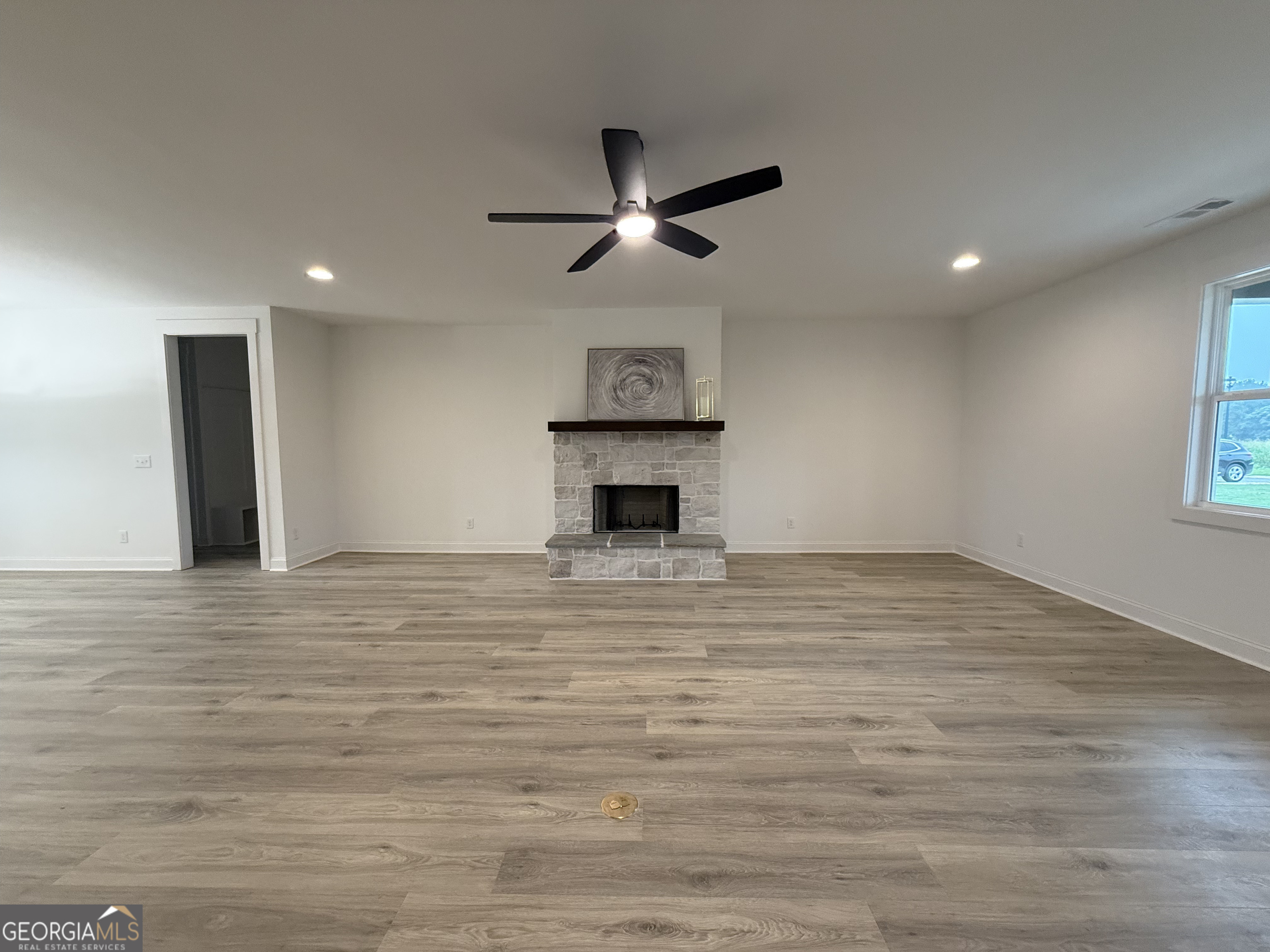 1140 Madison Hills Drive Property Photo 8