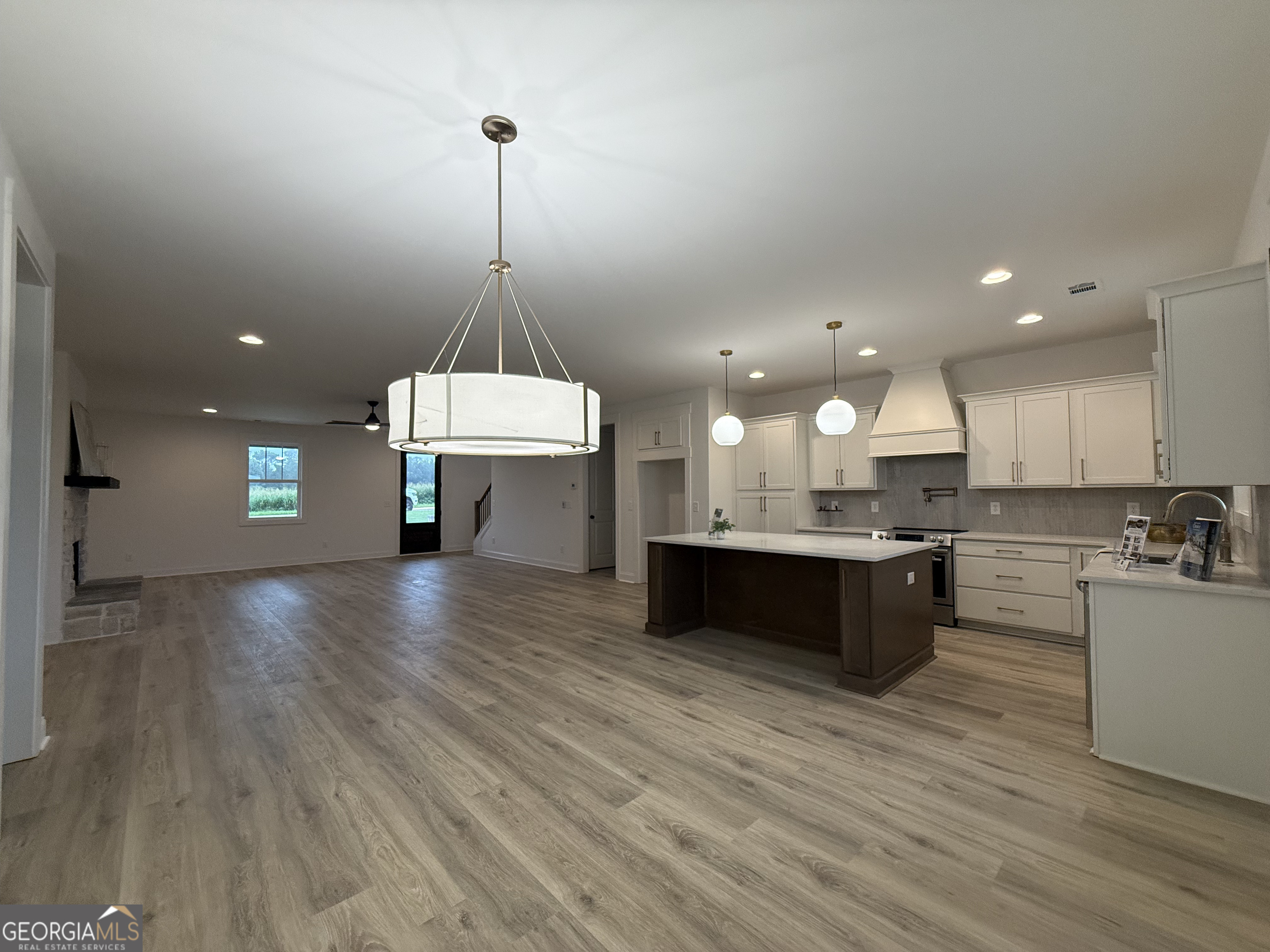 1140 Madison Hills Drive Property Photo 10