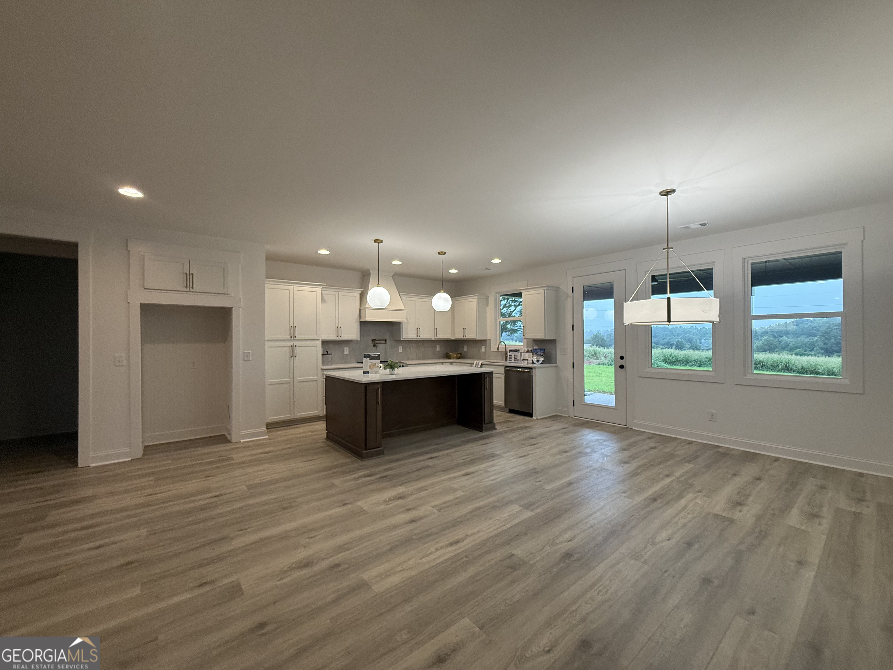 1140 Madison Hills Drive Property Photo 11