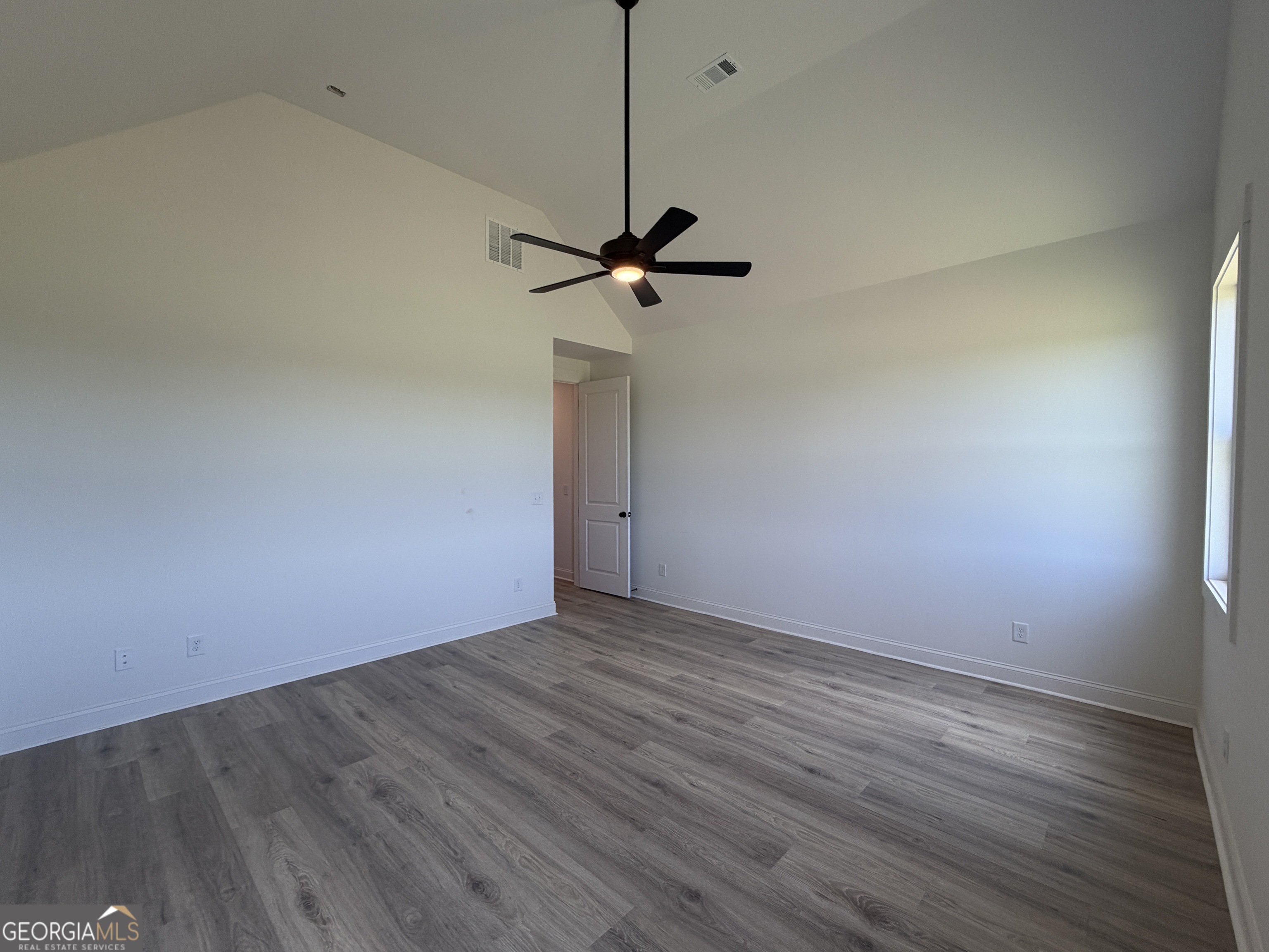 1140 Madison Hills Drive Property Photo 17
