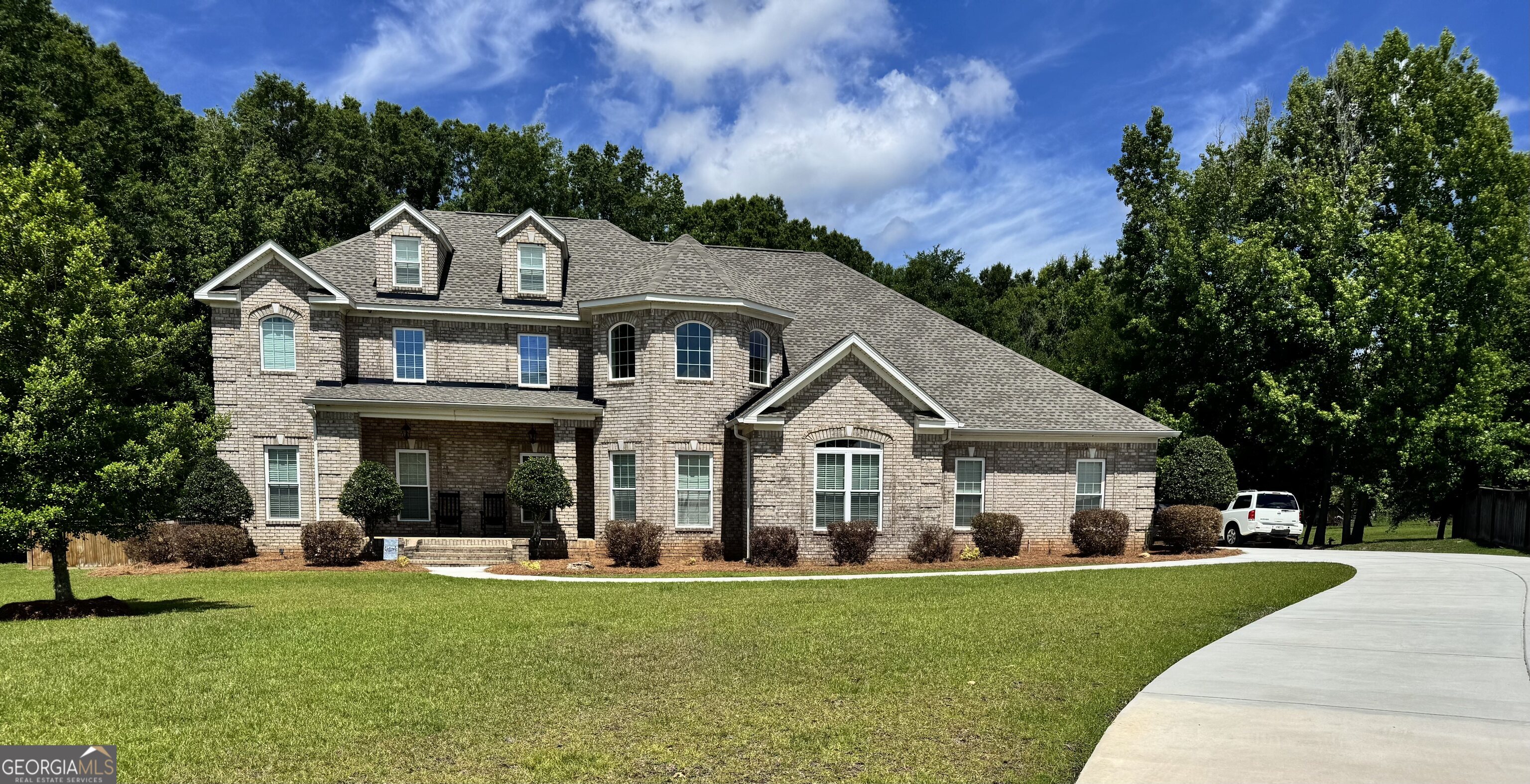 610 Cannock Court Property Photo 4