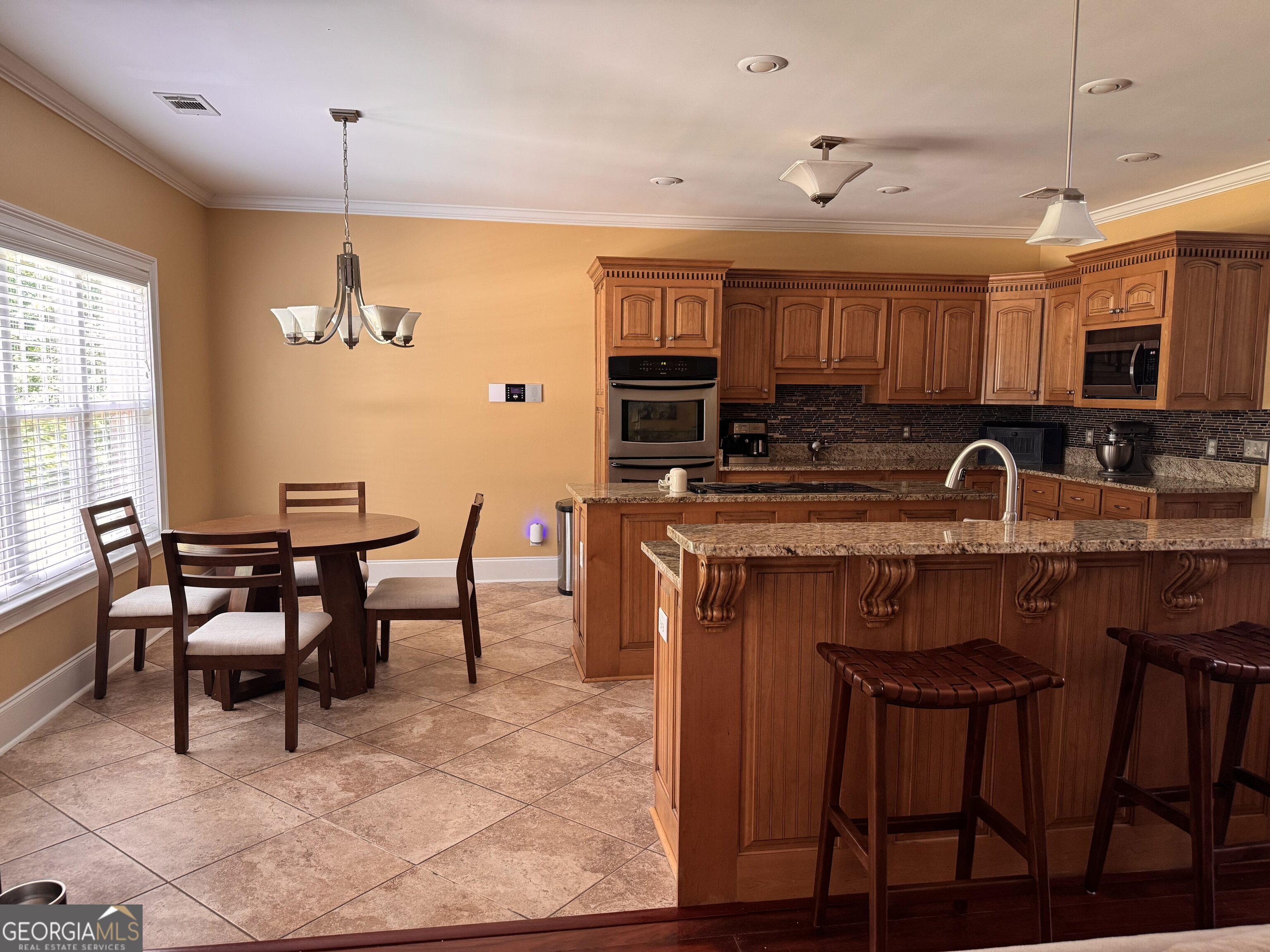 610 Cannock Court Property Photo 8
