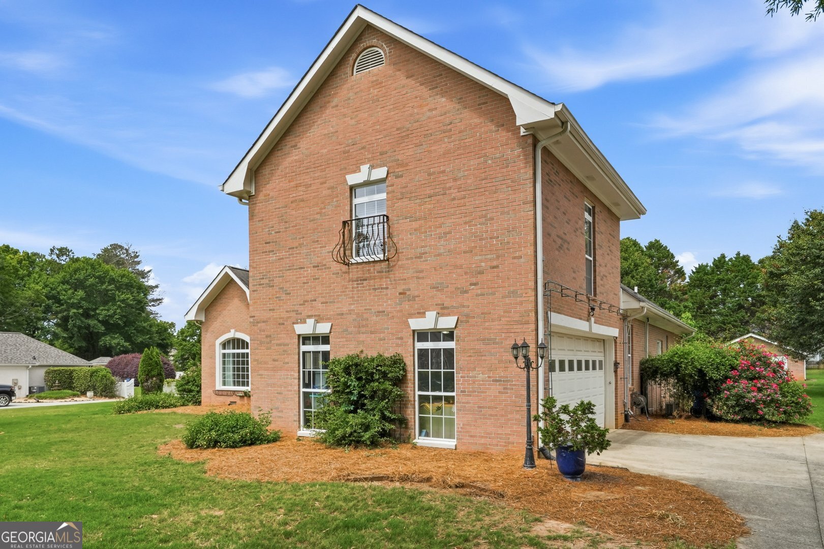 155 Youngs Circle Property Photo 3