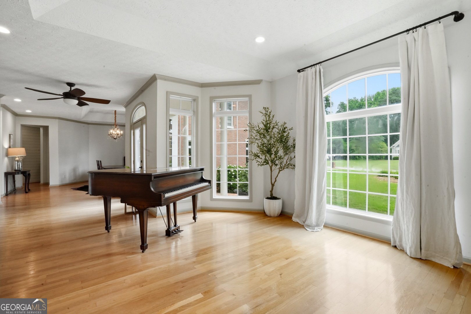 155 Youngs Circle Property Photo 7