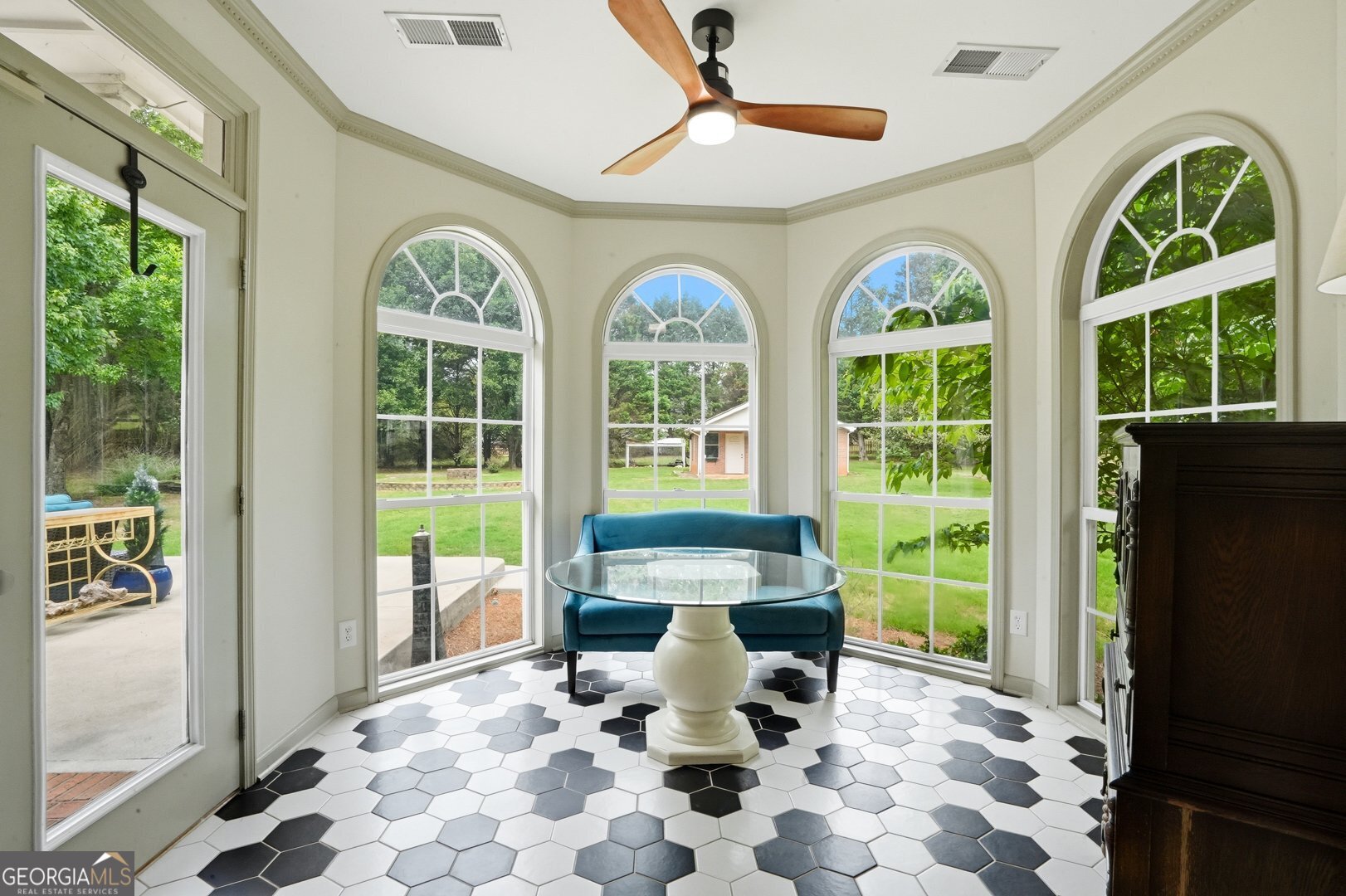 155 Youngs Circle Property Photo 18