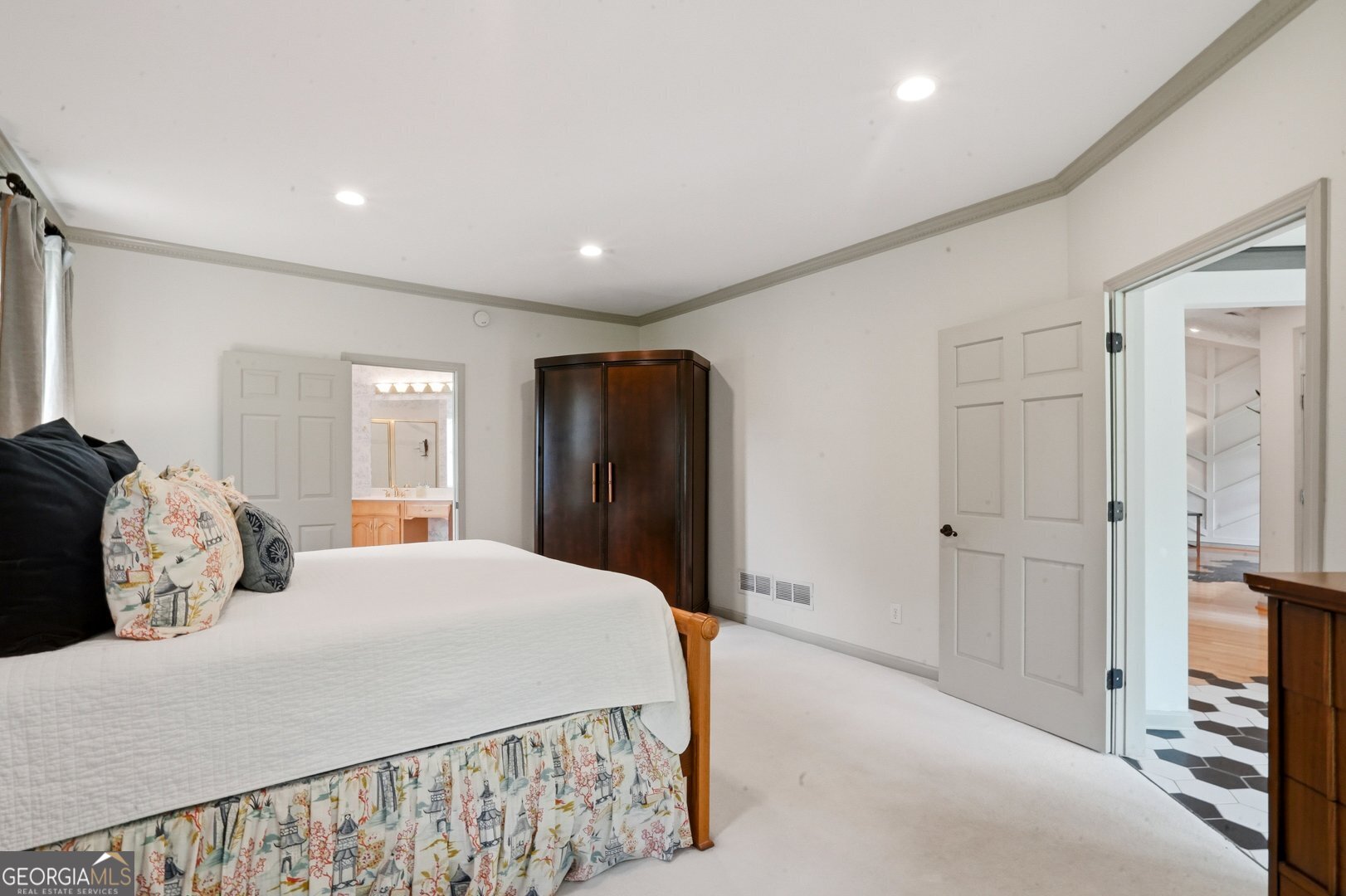 155 Youngs Circle Property Photo 21