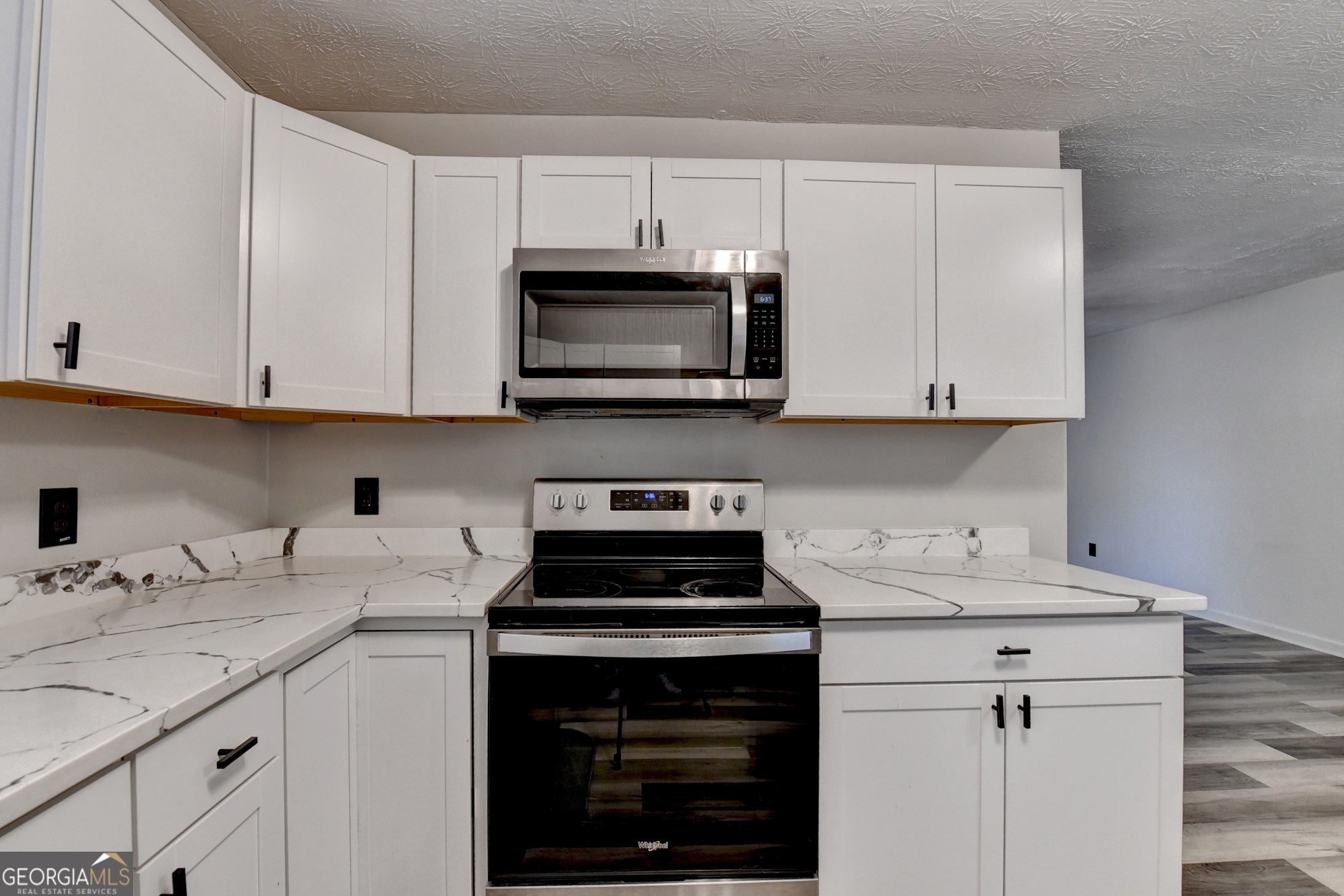 801 Davis Street Property Photo 13