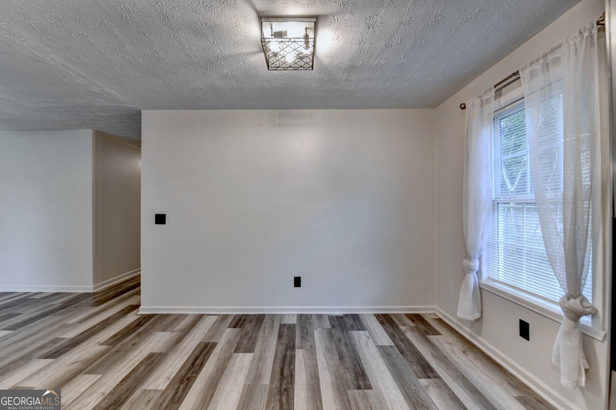 801 Davis Street Property Photo 14