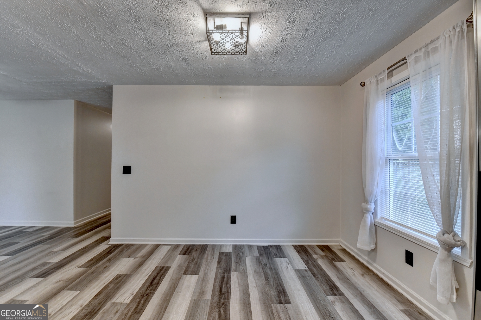 801 Davis Street Property Photo 15