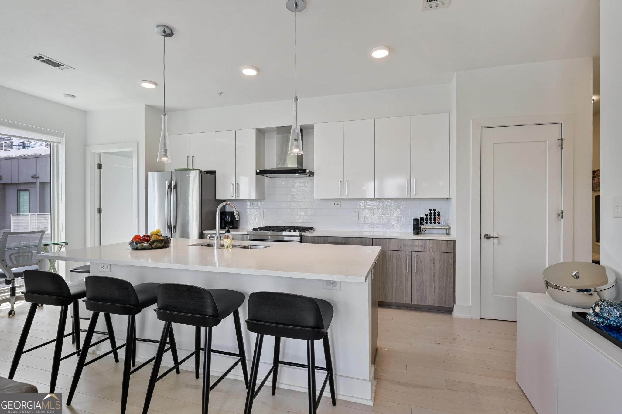 775 Juniper Street Ne # 602 Property Photo 13