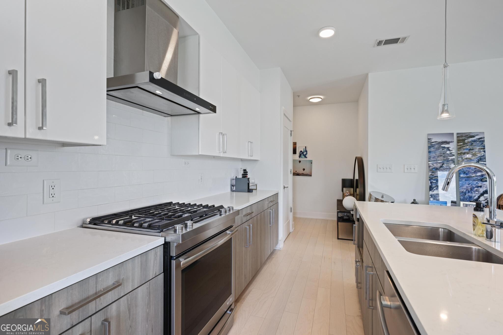 775 Juniper Street Ne # 602 Property Photo 14
