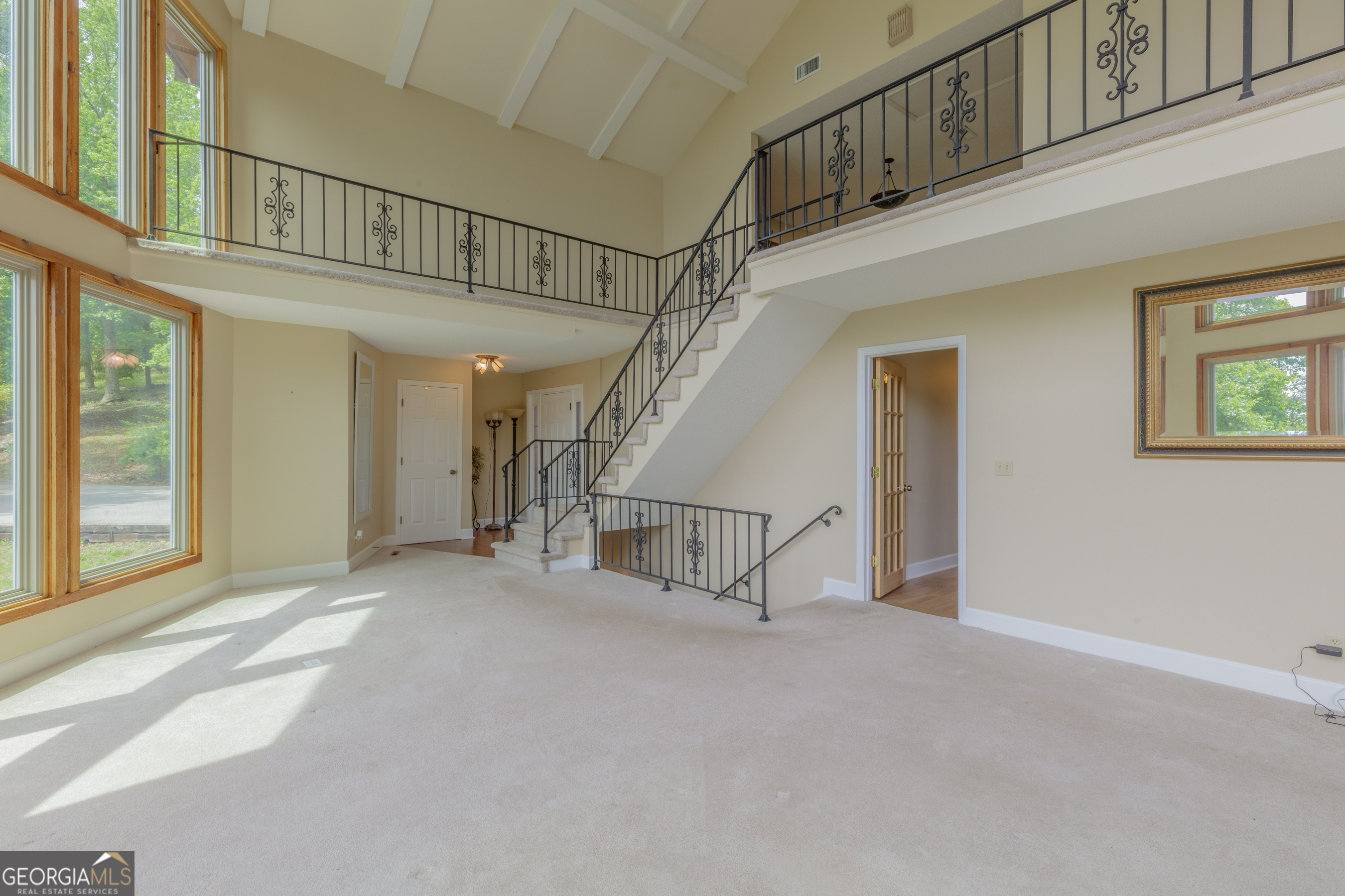 826 Clearview Drive Property Photo 2