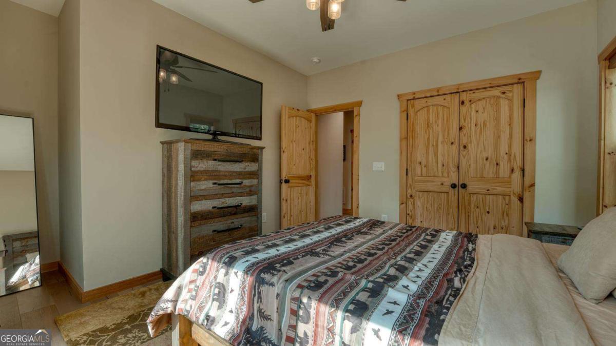 38 Edgewater Lane # 10 Property Photo 29