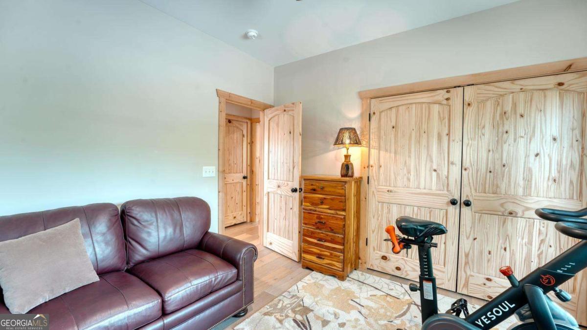 38 Edgewater Lane # 10 Property Photo 32