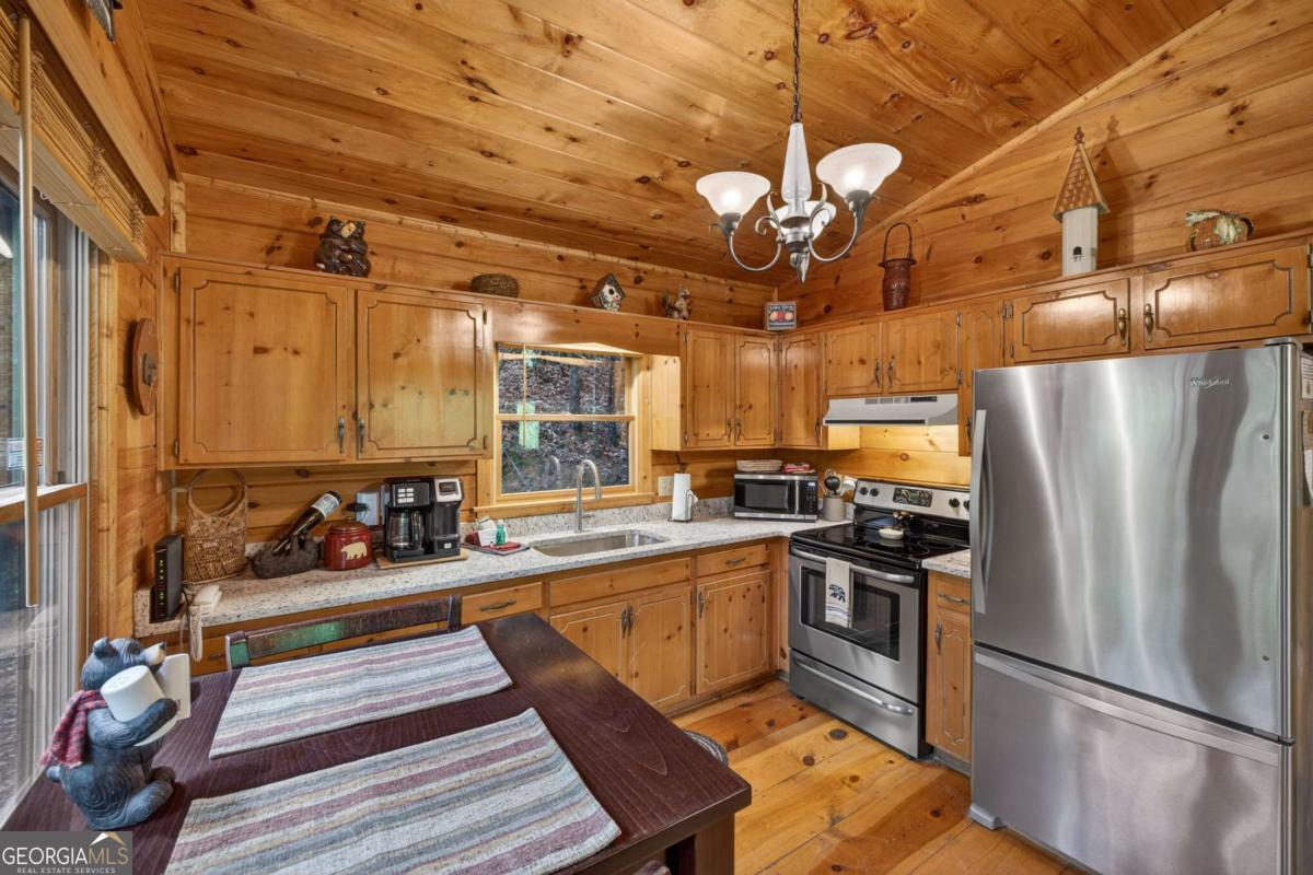 203 Mountain View Drive Property Photo 4
