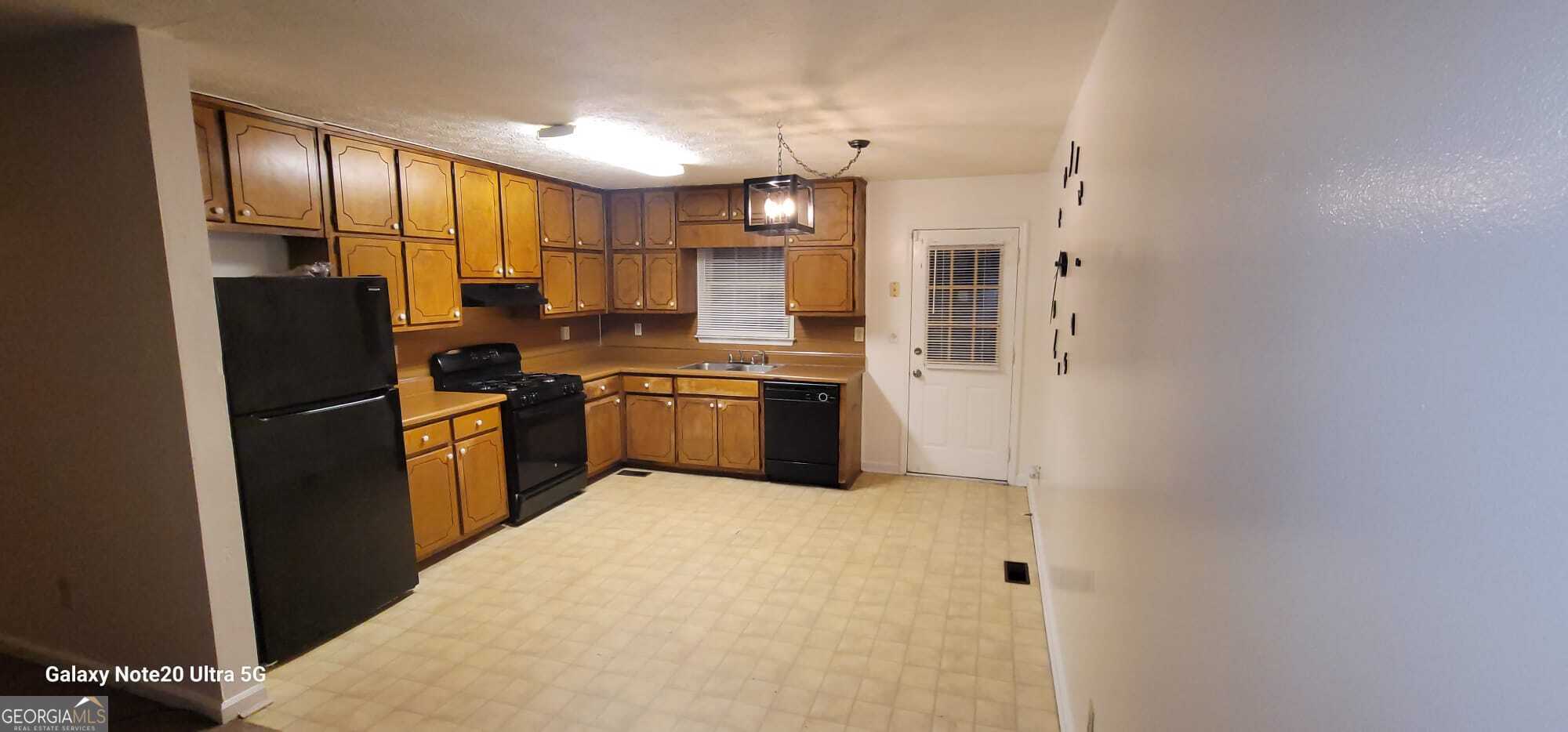 110 112 Fairhaven Court Property Photo 3