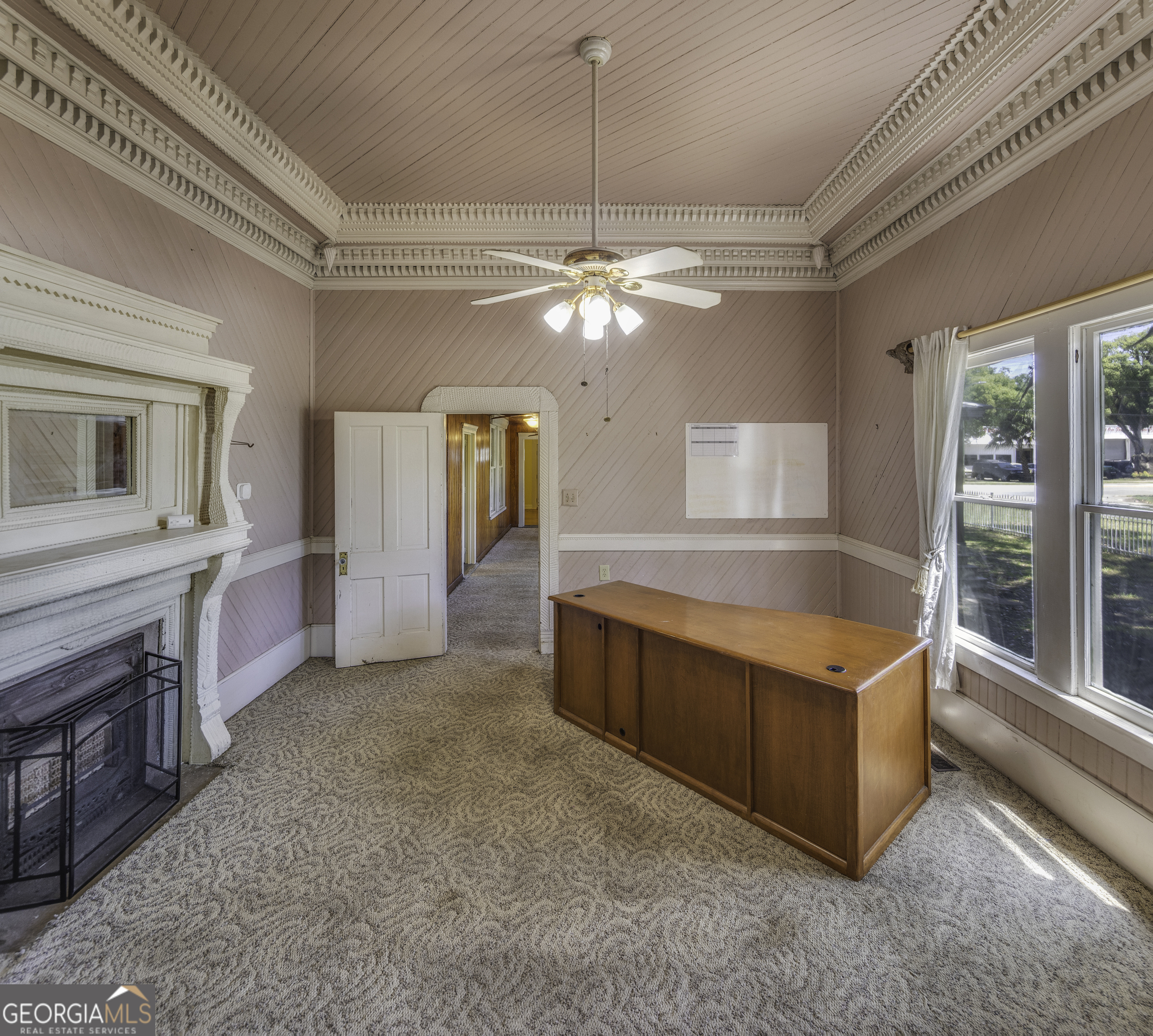 290 E King Avenue Property Photo 3