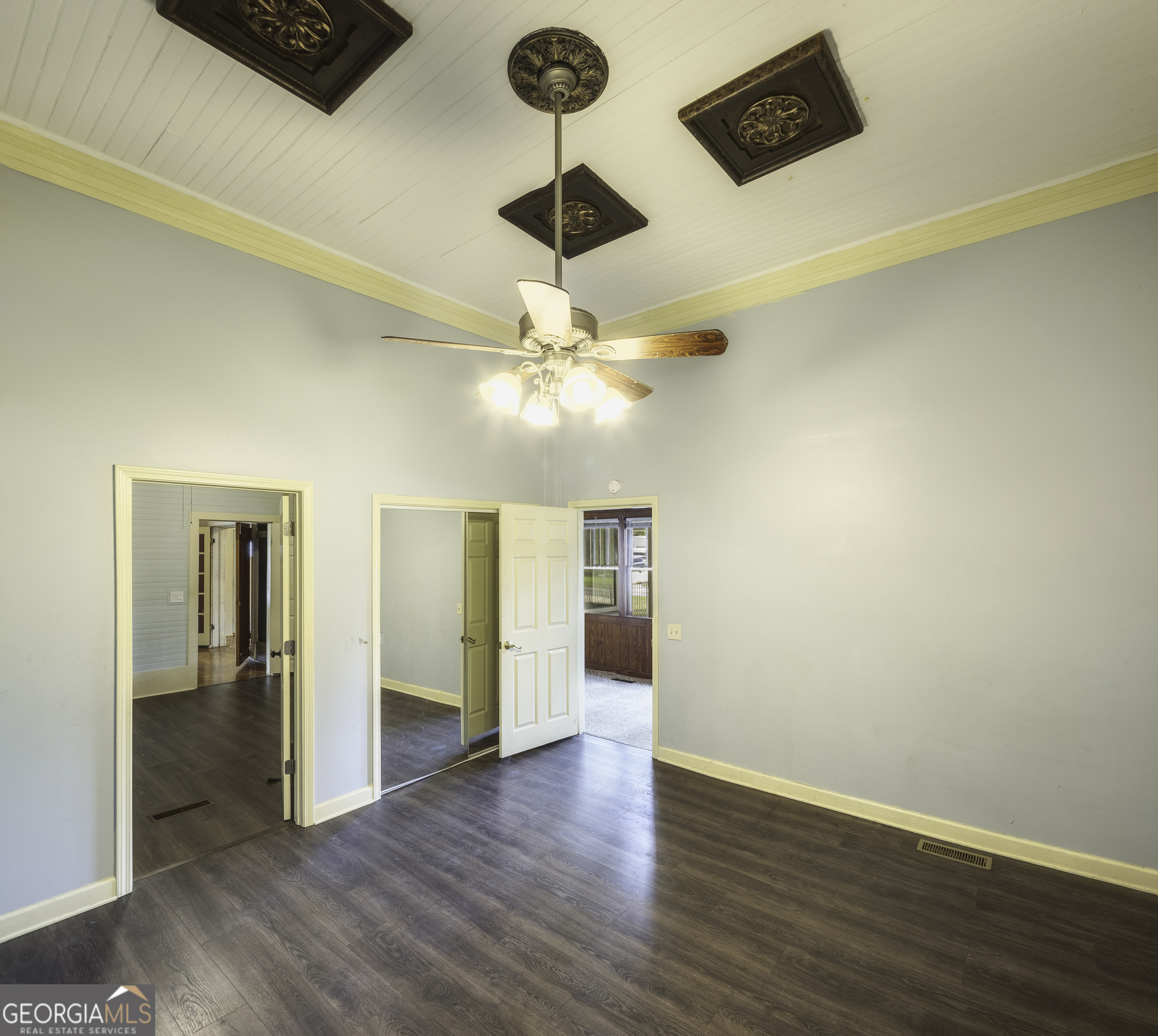 290 E King Avenue Property Photo 12