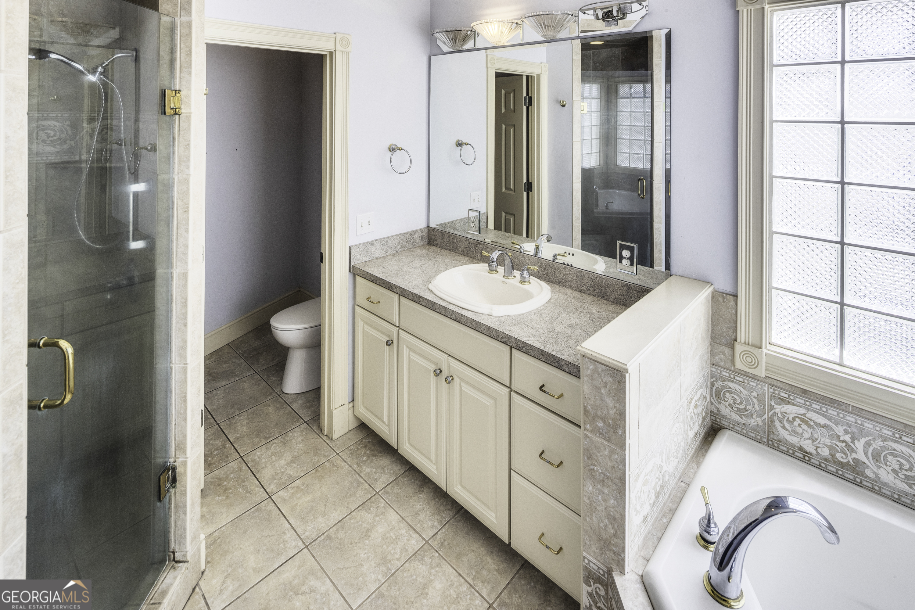 290 E King Avenue Property Photo 45