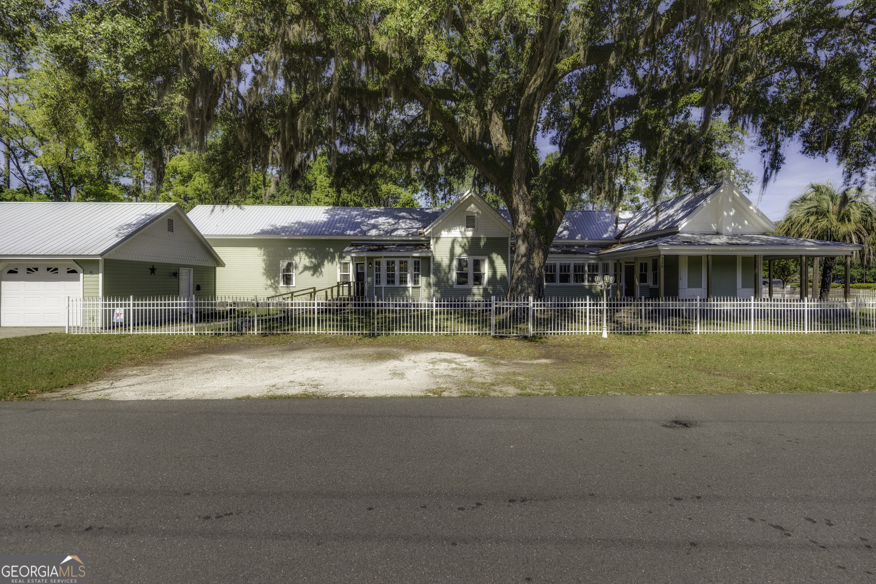 290 E King Avenue Property Photo 65