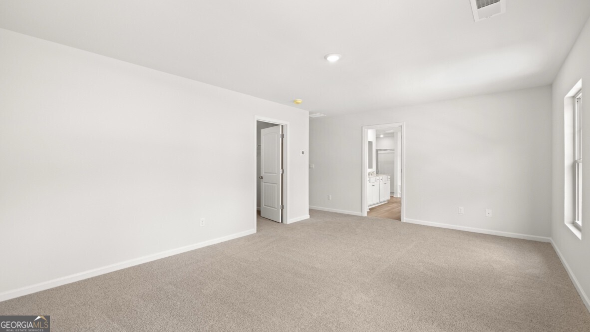 6015 Airedale Drive Property Photo 14