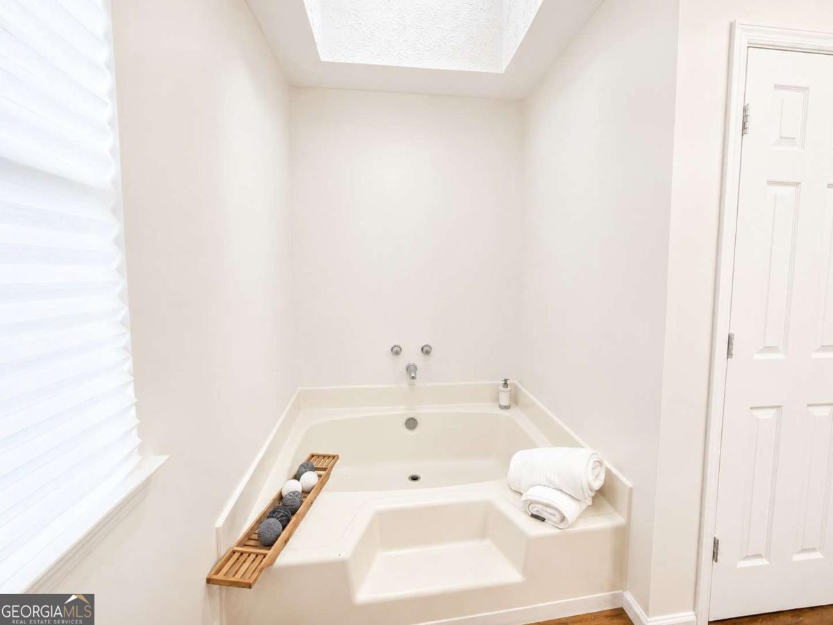 6979 Ling Lane Property Photo 11