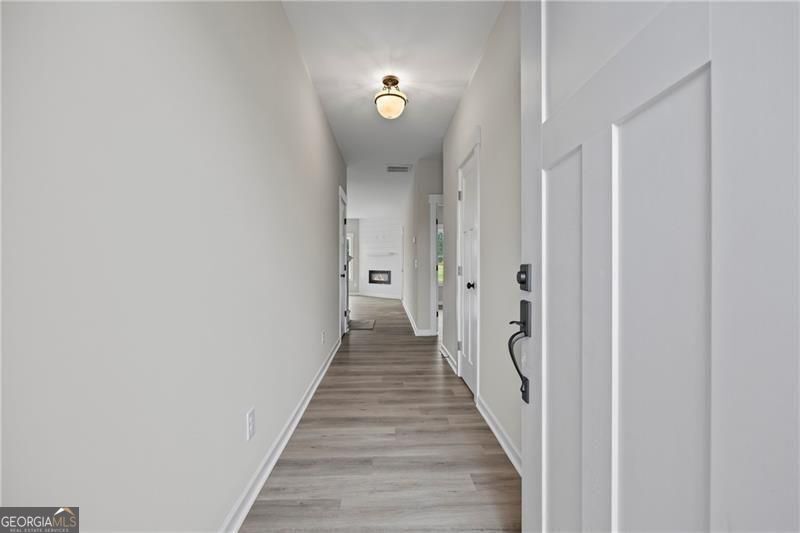 693 Racetrack Road Property Photo 4
