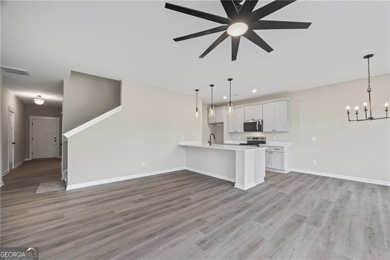 693 Racetrack Road Property Photo 12