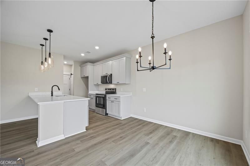 693 Racetrack Road Property Photo 14