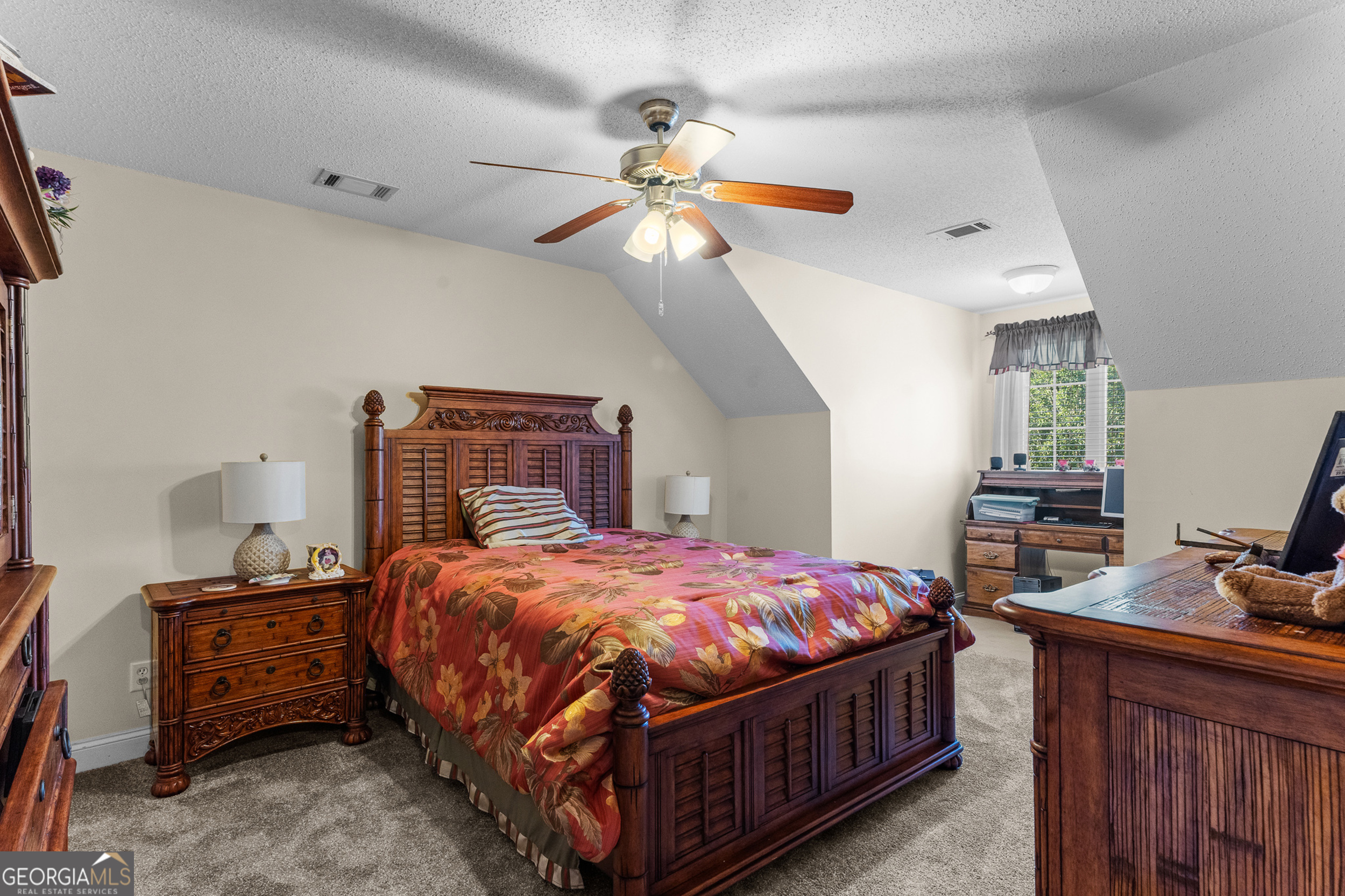 19 Hollow Oak Drive Property Photo 34