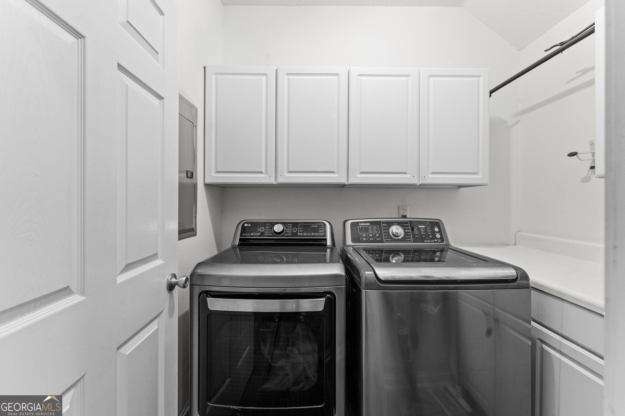 19 Hollow Oak Drive Property Photo 43