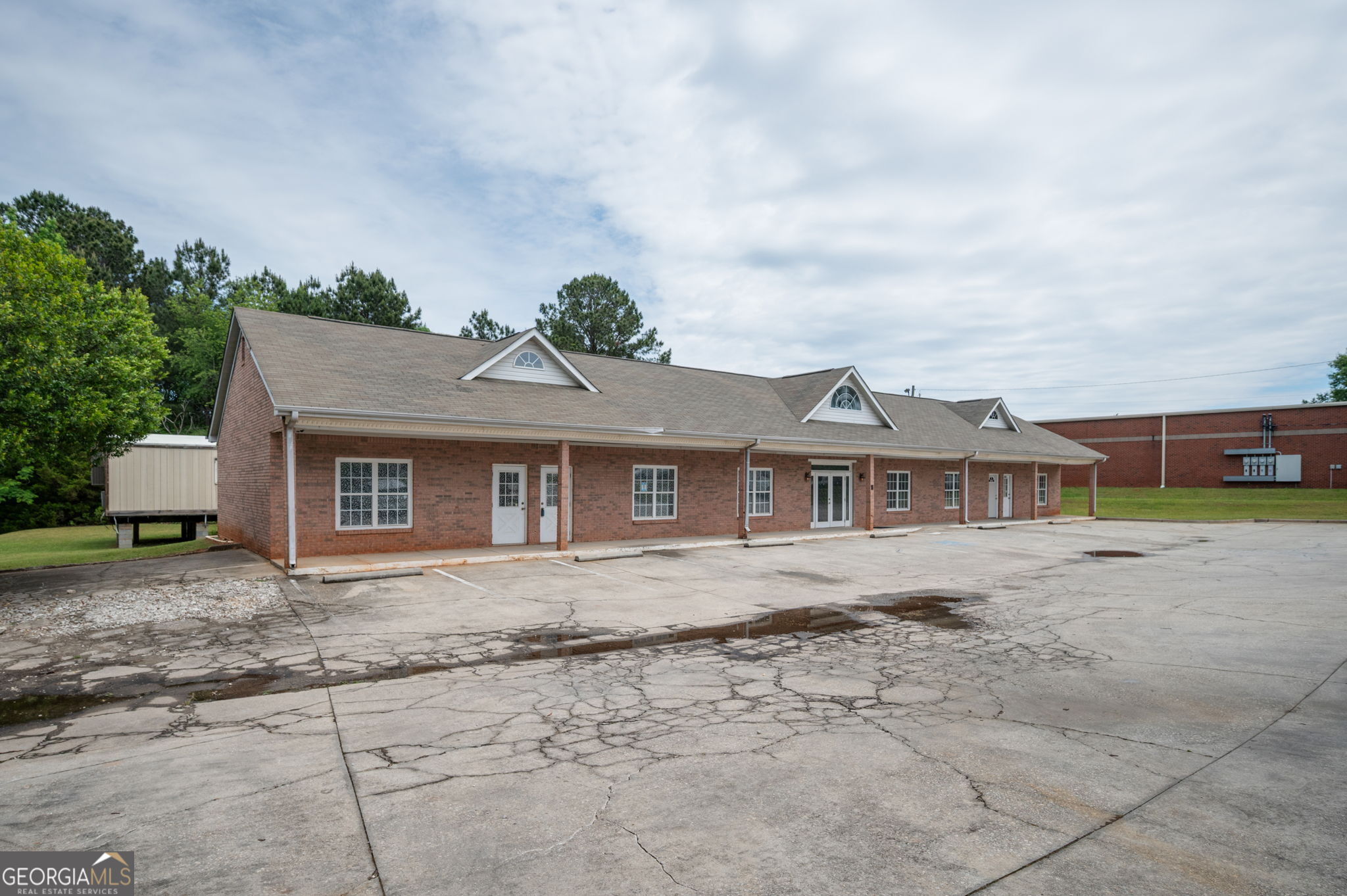 2220 Commerce Place Property Photo 5